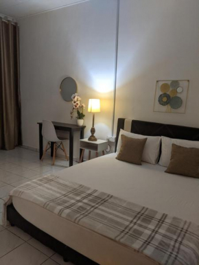 SCHOOL HOLIDAY PROMO RM399 3 Rooms 3 Airconds Landed Terrace House